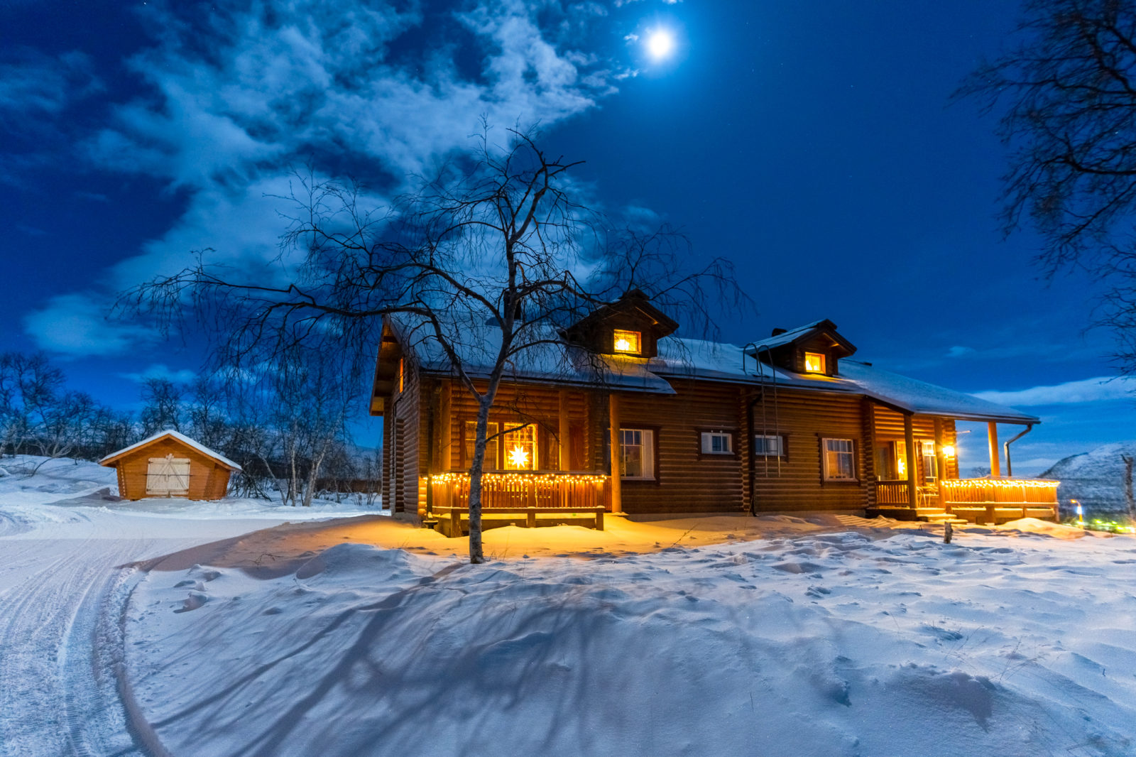 Kilpisjärven Tunturimajat Log Cabins - Arctic Land Adventure